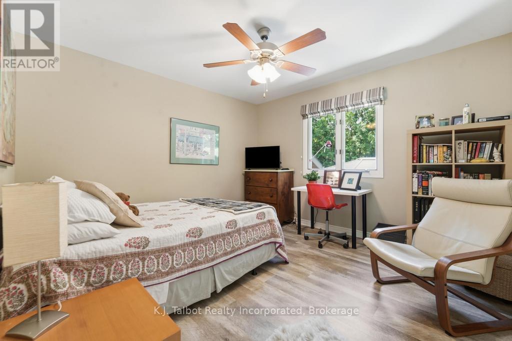 6 DAVID STREET E - 20