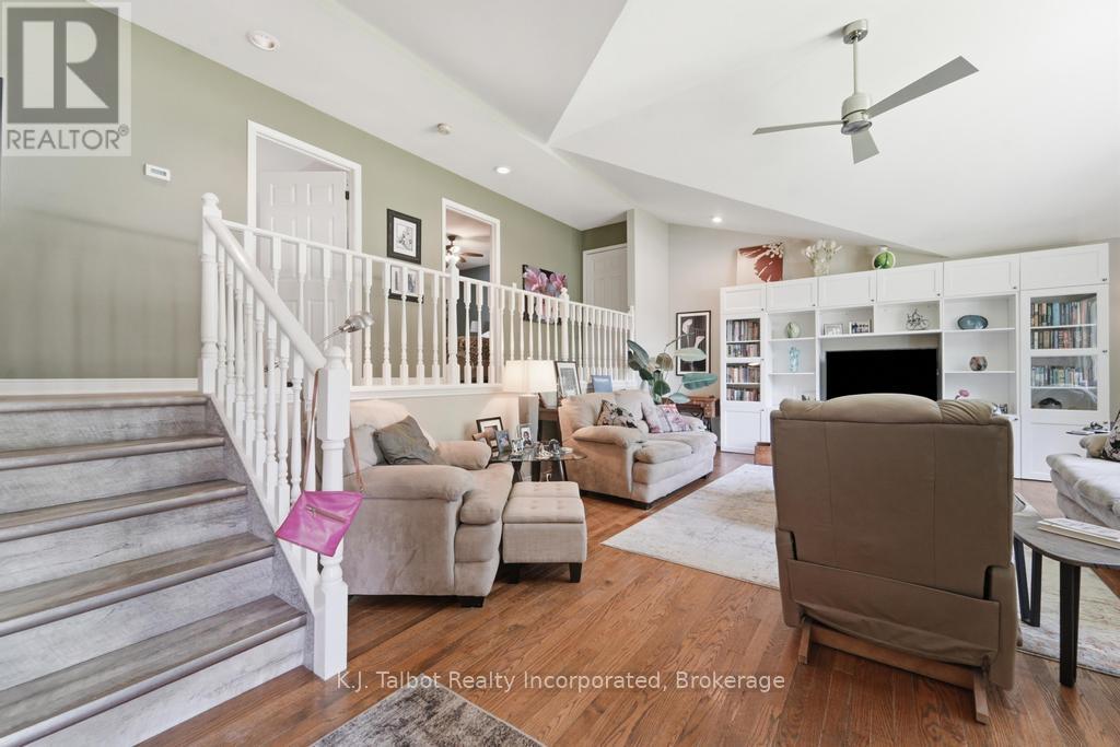 6 DAVID STREET E - 6