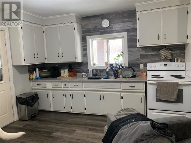 485 Wellington ST W - 10