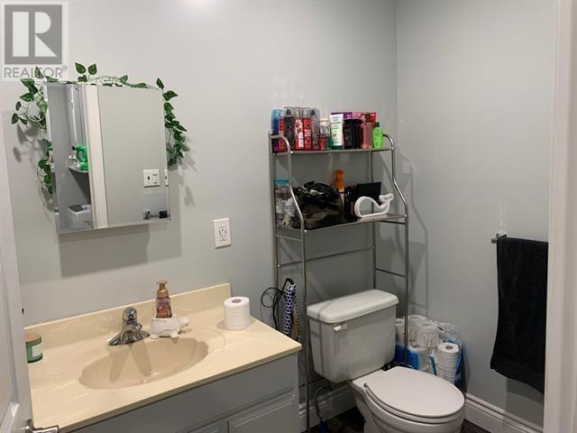 485 Wellington ST W - 21