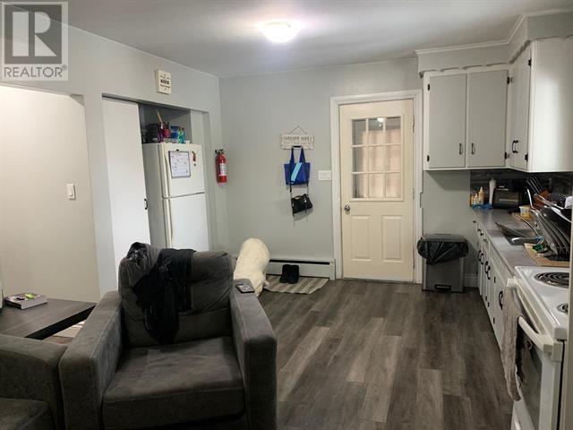 485 Wellington ST W - 11