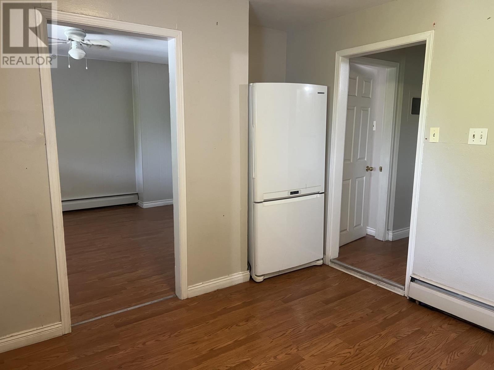 485 Wellington ST W - 24