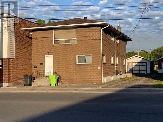 485 Wellington ST W - 3