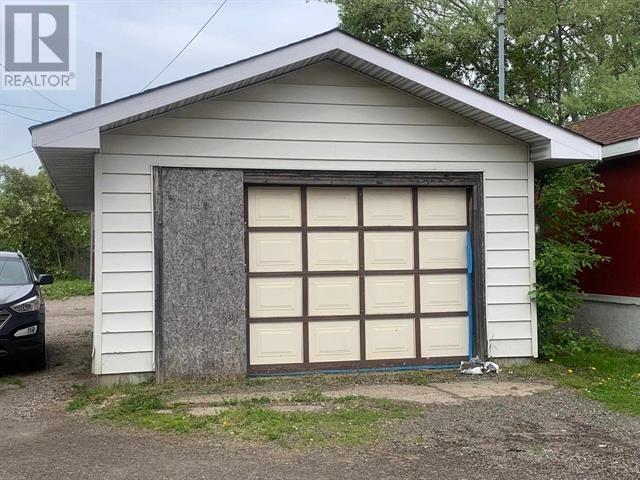 485 Wellington ST W - 6