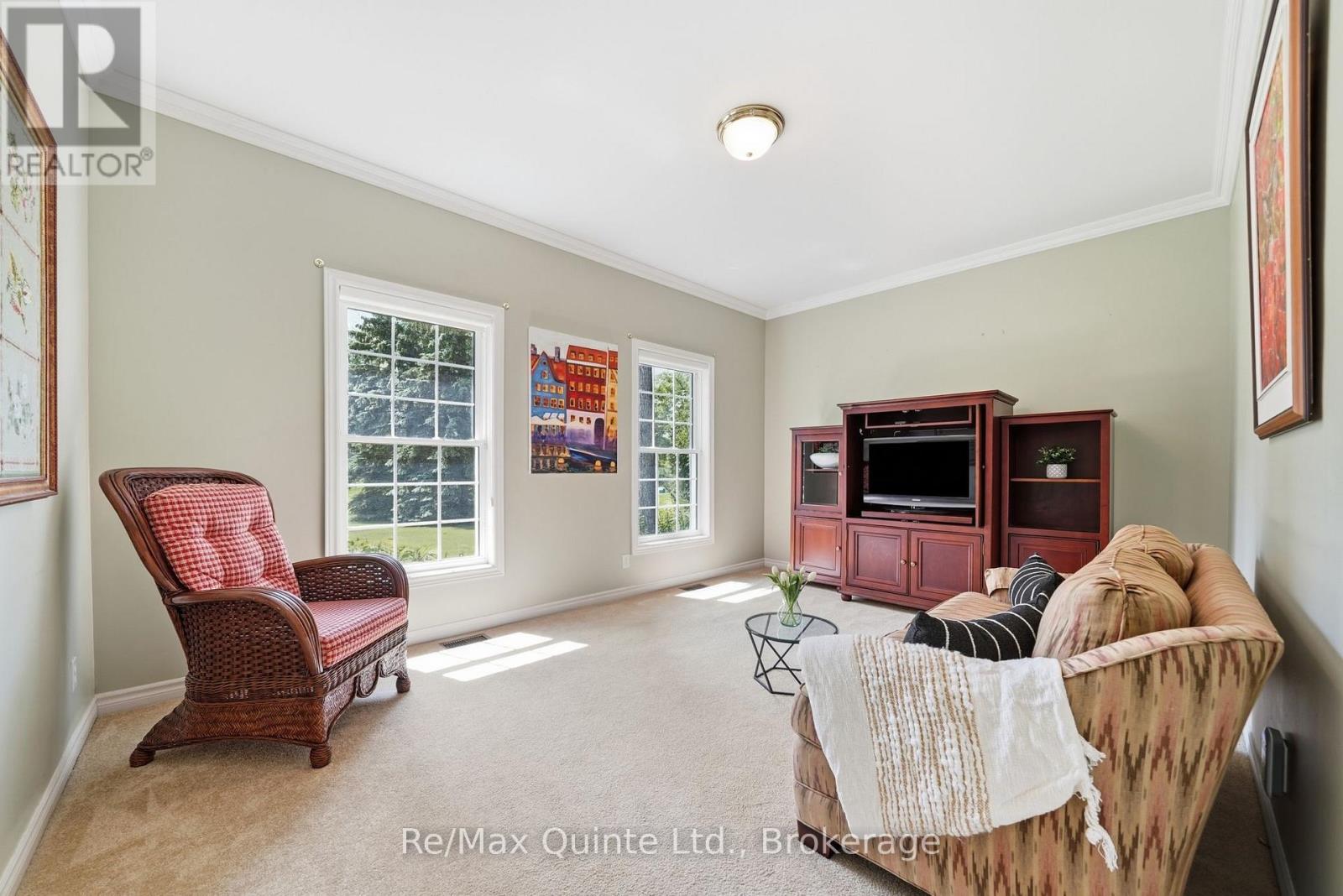 35 PENNY LANE - 31
