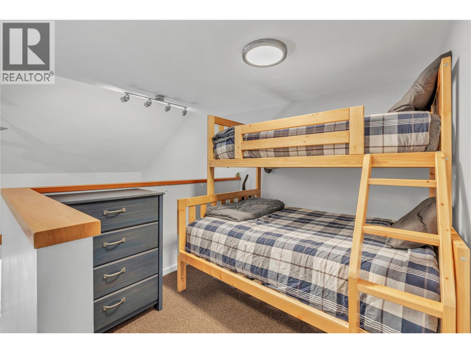 #101 156 Clearview Crescent - 17