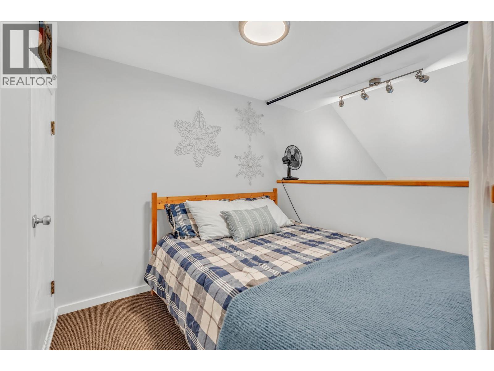 #101 156 Clearview Crescent - 15