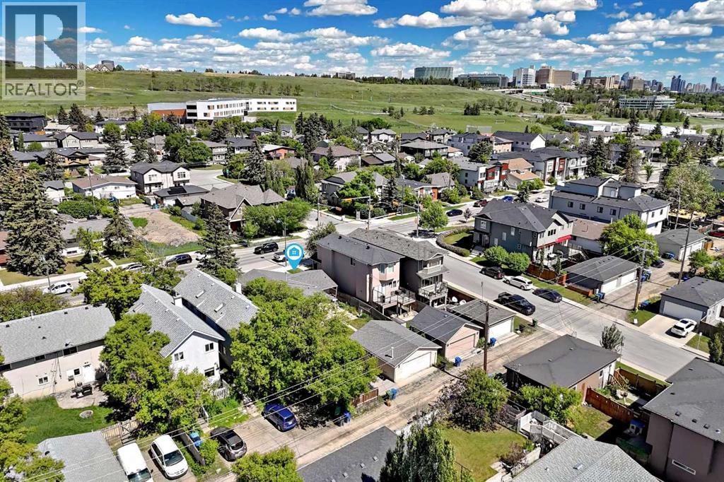 4407 Bowness Road NW - 35