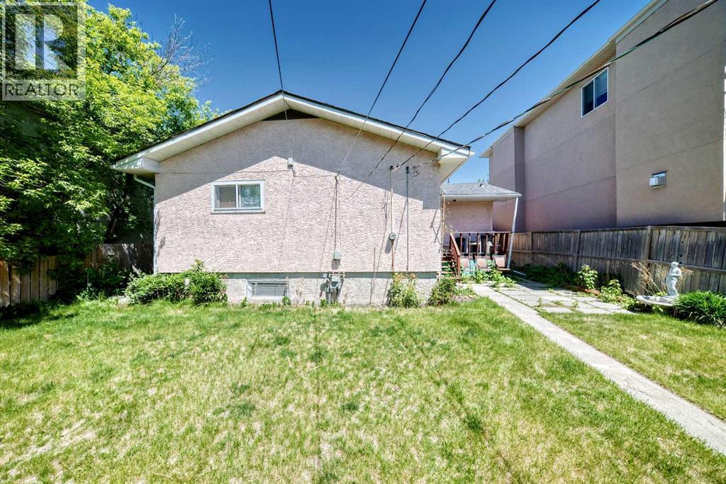 4407 Bowness Road NW - 27