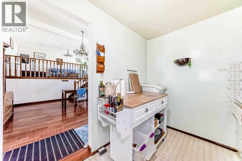 4407 Bowness Road NW - 10