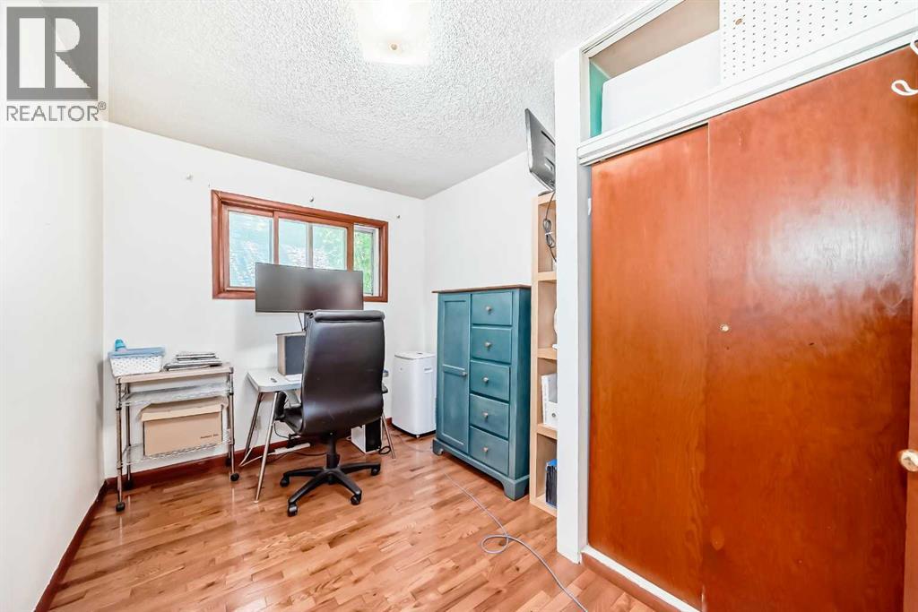 4407 Bowness Road NW - 13