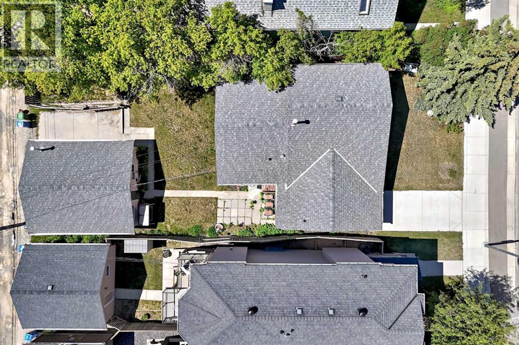 4407 Bowness Road NW - 32