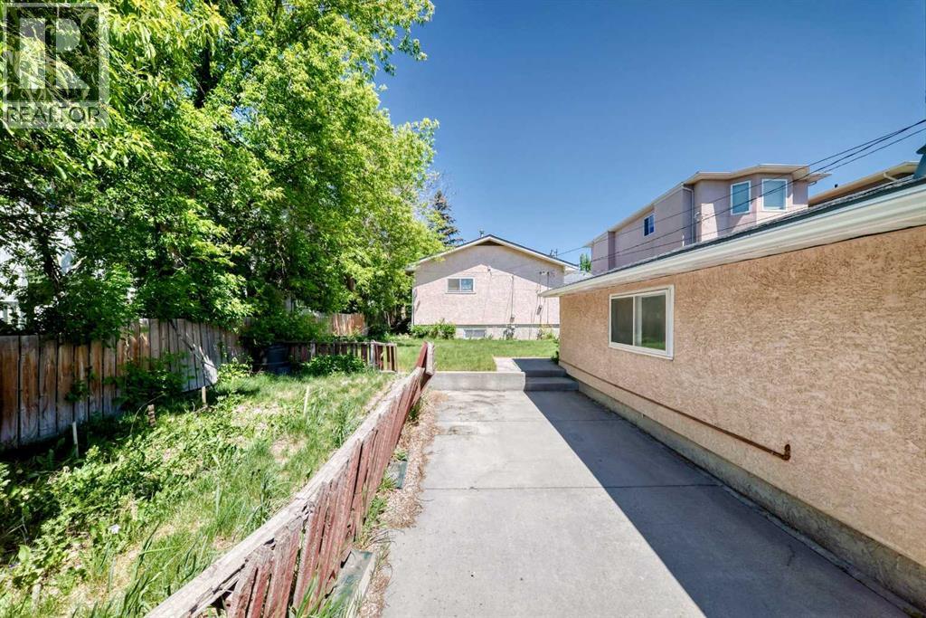 4407 Bowness Road NW - 29