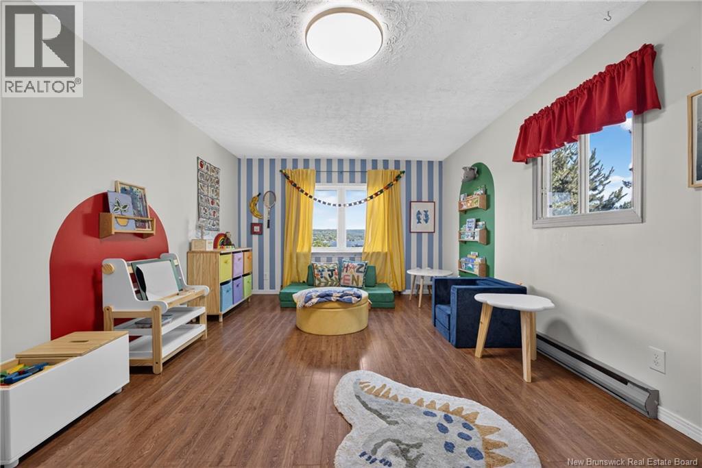 6 Lillian Lane - 18