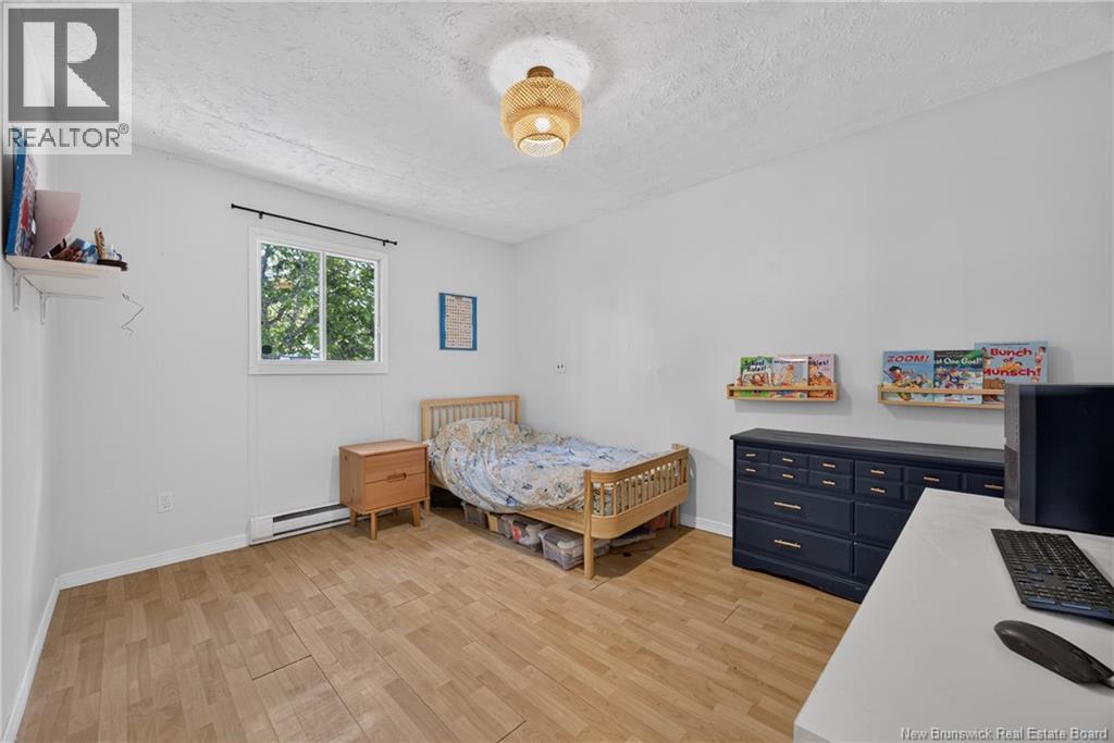 6 Lillian Lane - 28