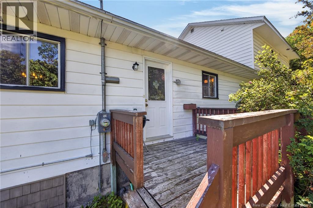 6 Lillian Lane - 6