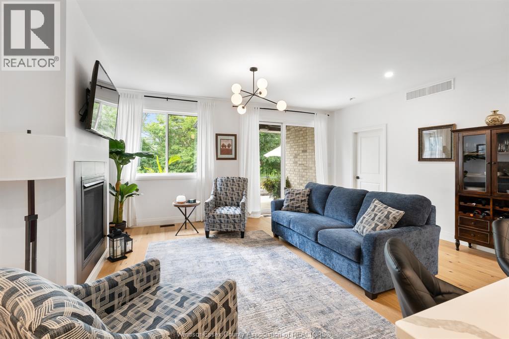 223 Livingstone CRESCENT - 24