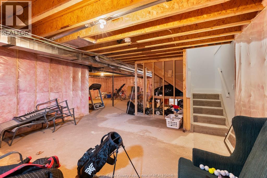 223 Livingstone CRESCENT - 33
