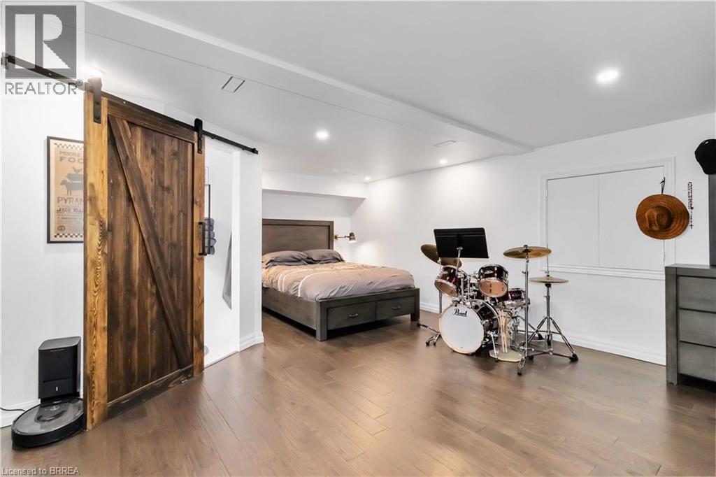 232 PARIS Road - 25