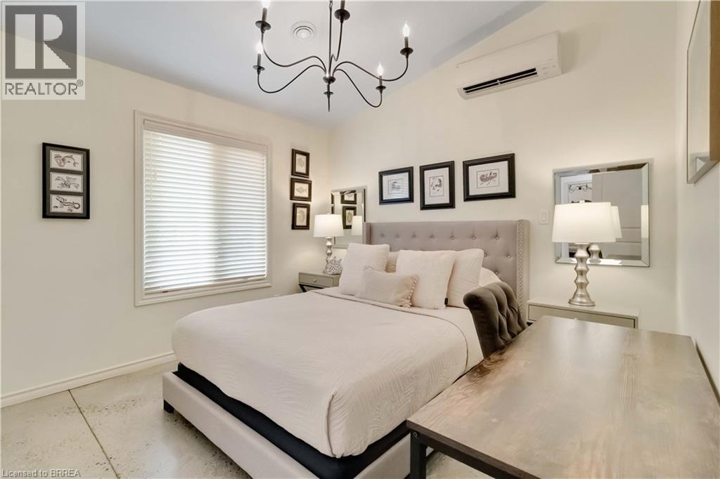 232 PARIS Road - 38