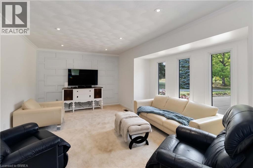 232 PARIS Road - 17