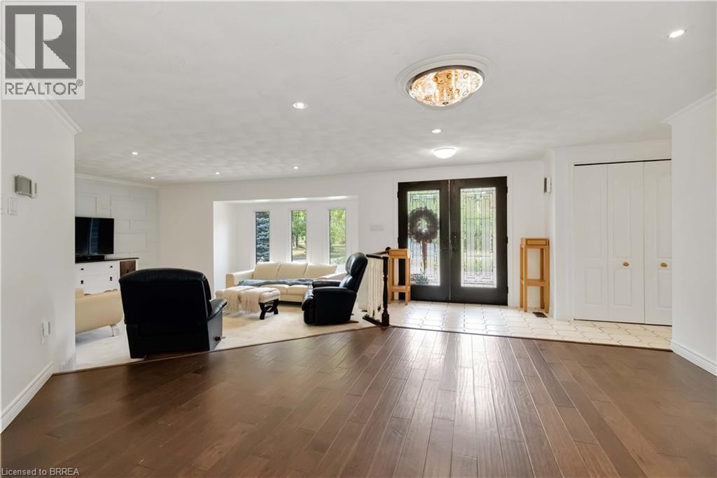 232 PARIS Road - 16