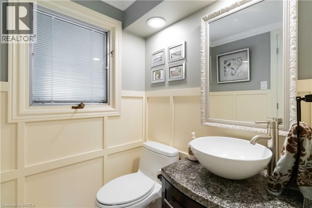 232 PARIS Road - 32