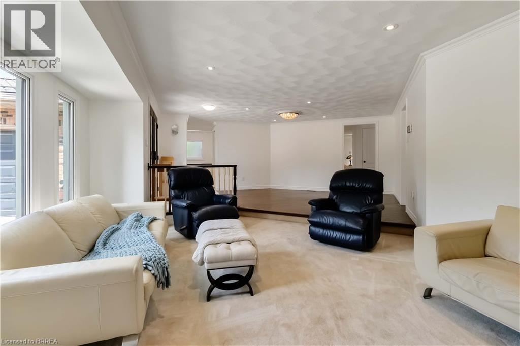 232 PARIS Road - 18
