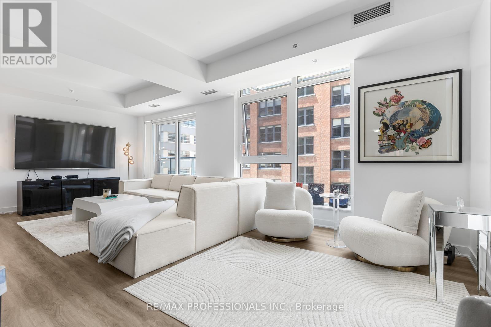 #325 30 NELSON STREET - Image 17