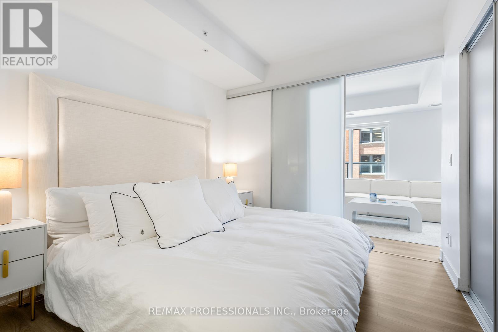 #325 30 NELSON STREET - Image 25
