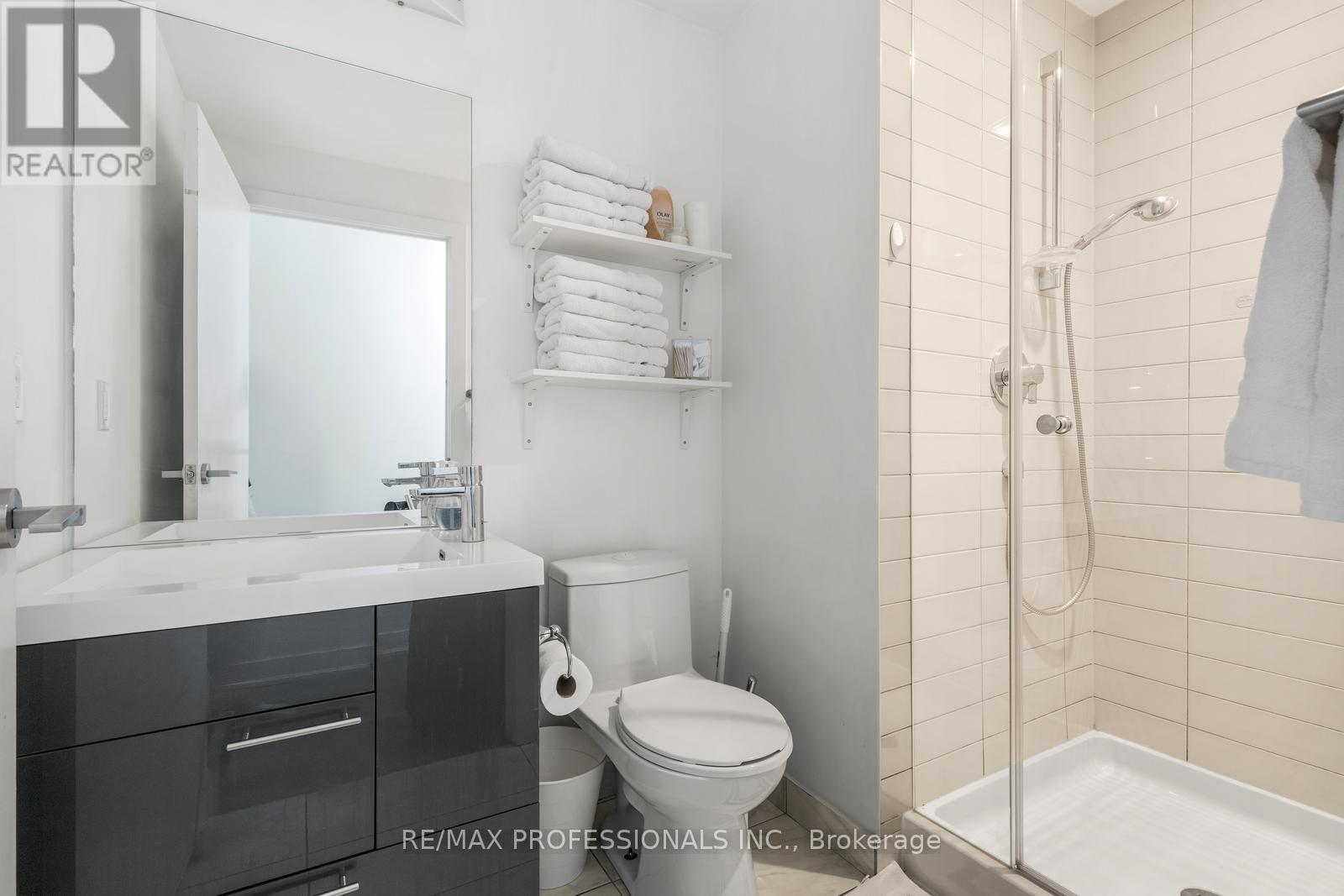 #325 30 NELSON STREET - Image 30