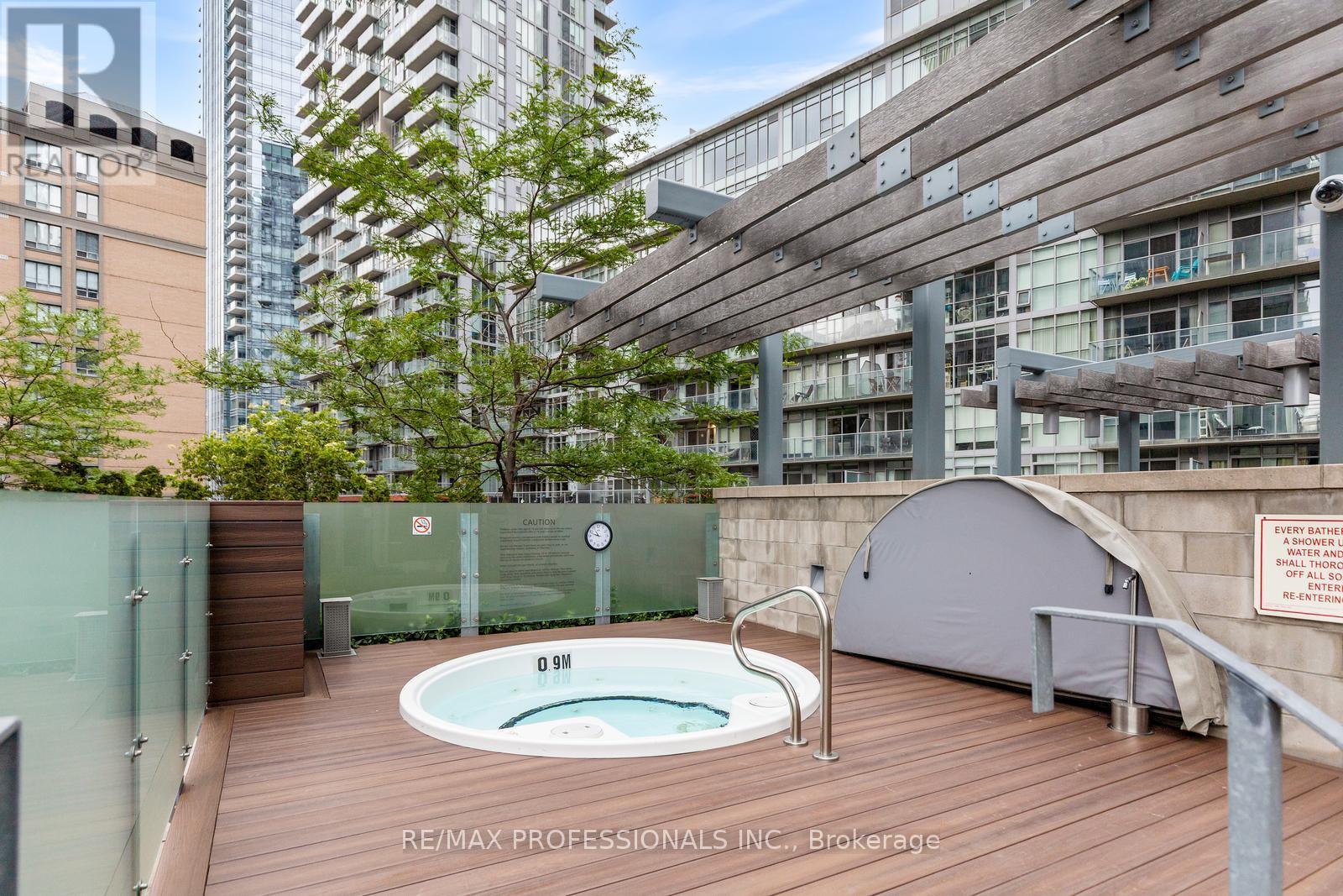 #325 30 NELSON STREET - Image 35