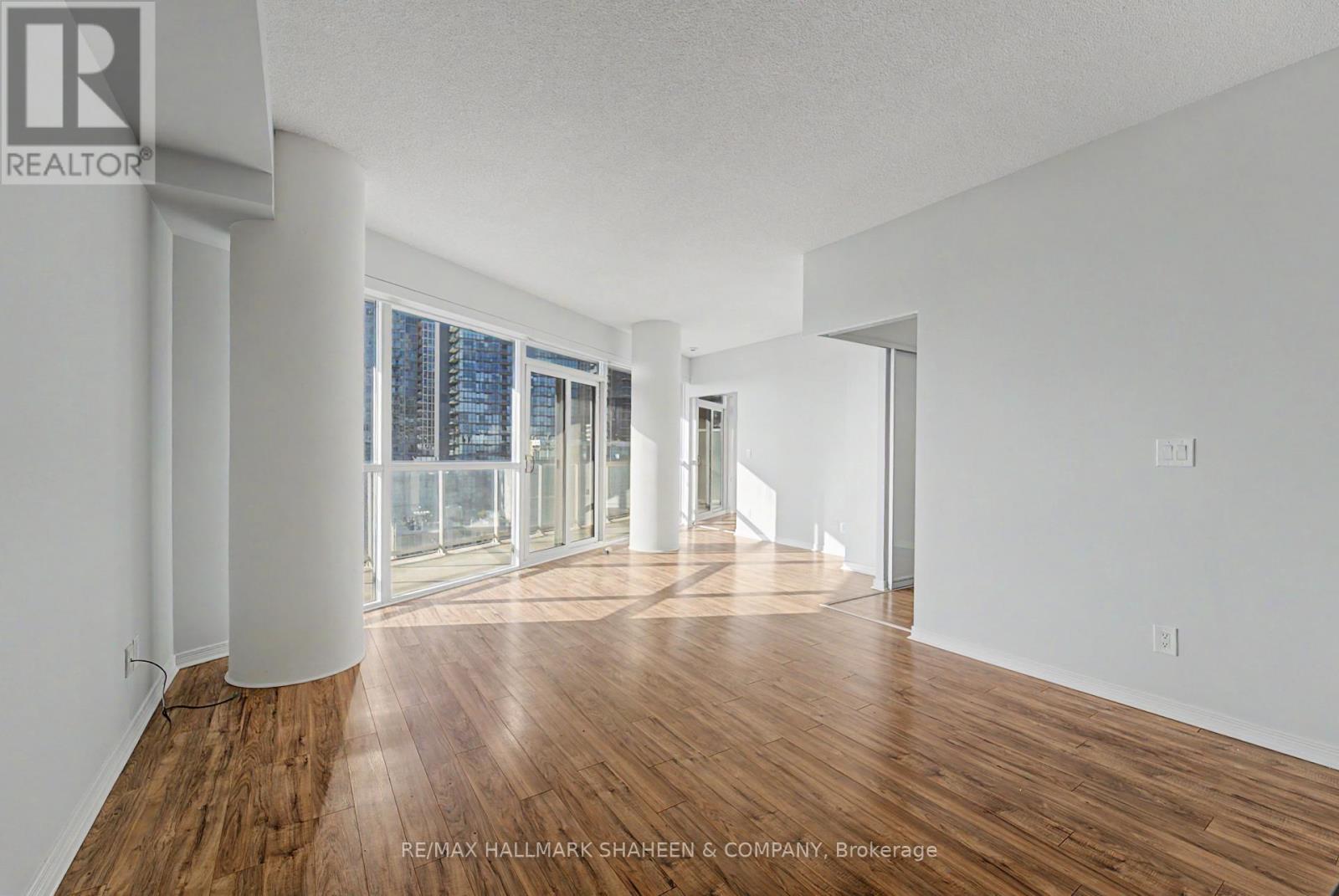 #1815 352 FRONT STREET W - 10