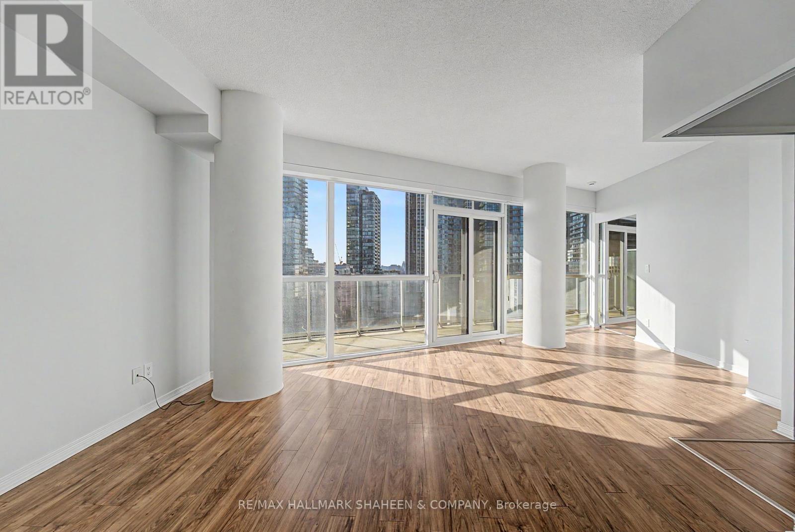 #1815 352 FRONT STREET W - 11