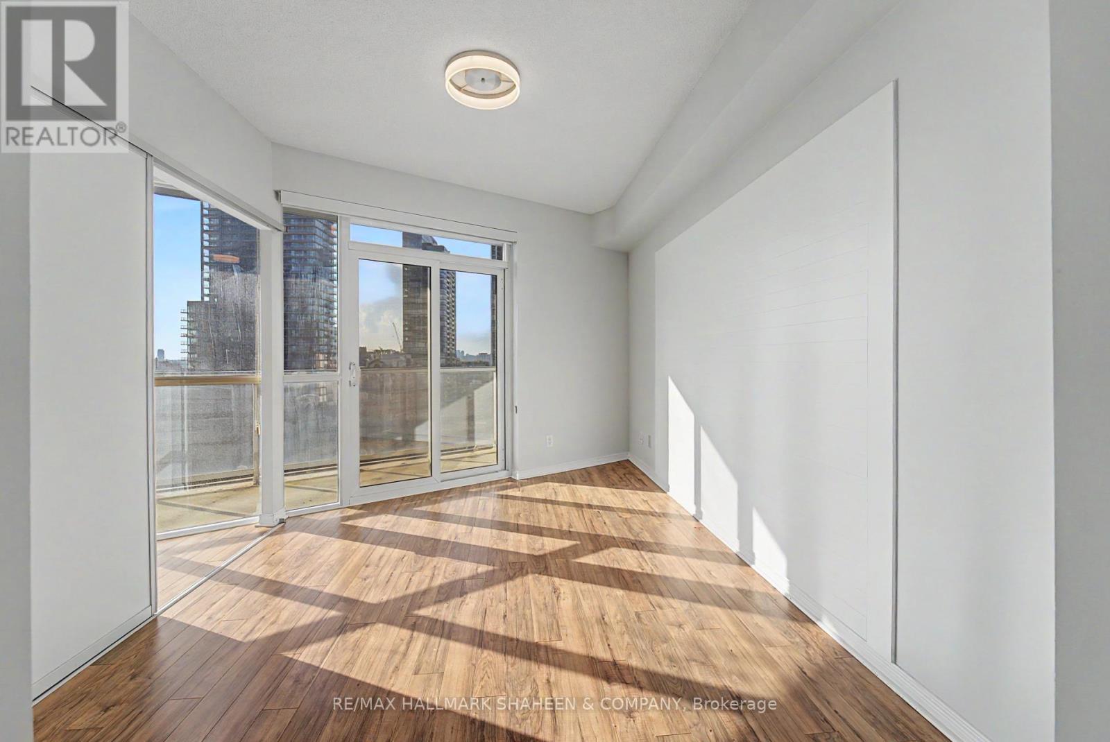 #1815 352 FRONT STREET W - 17