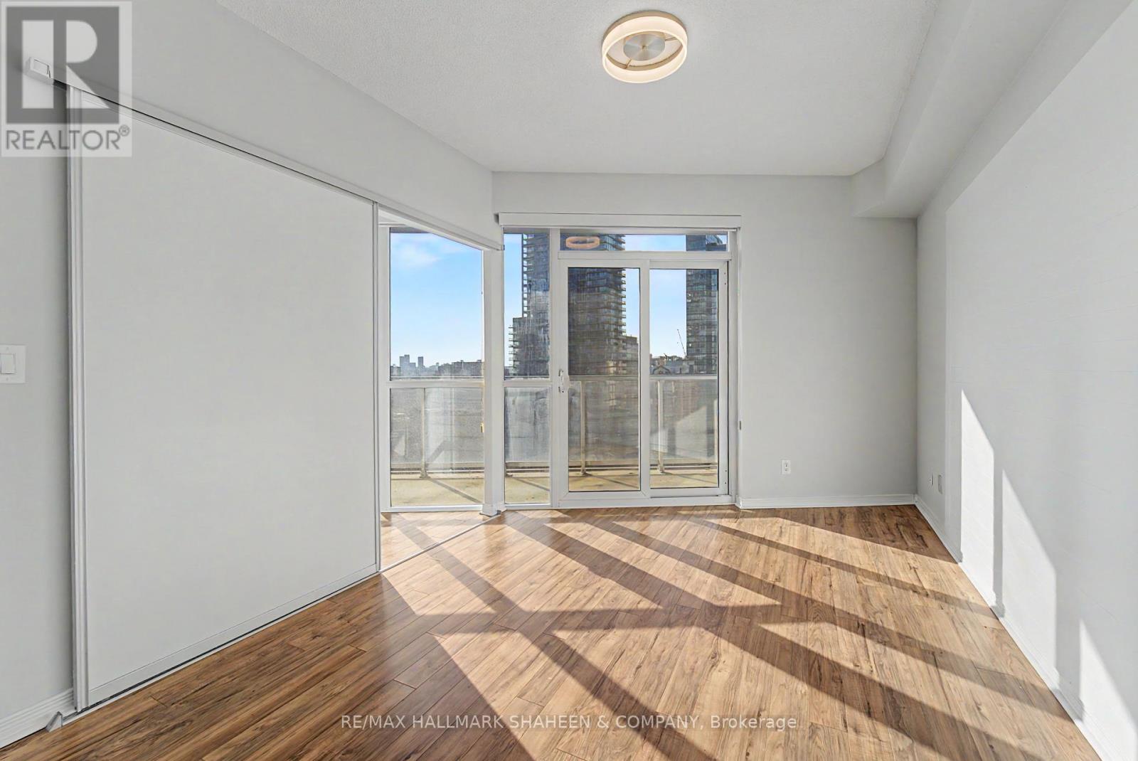 #1815 352 FRONT STREET W - 18