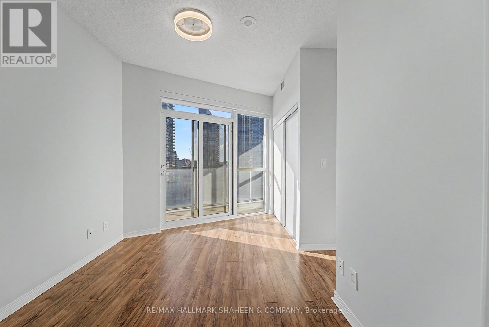 #1815 352 FRONT STREET W - 23