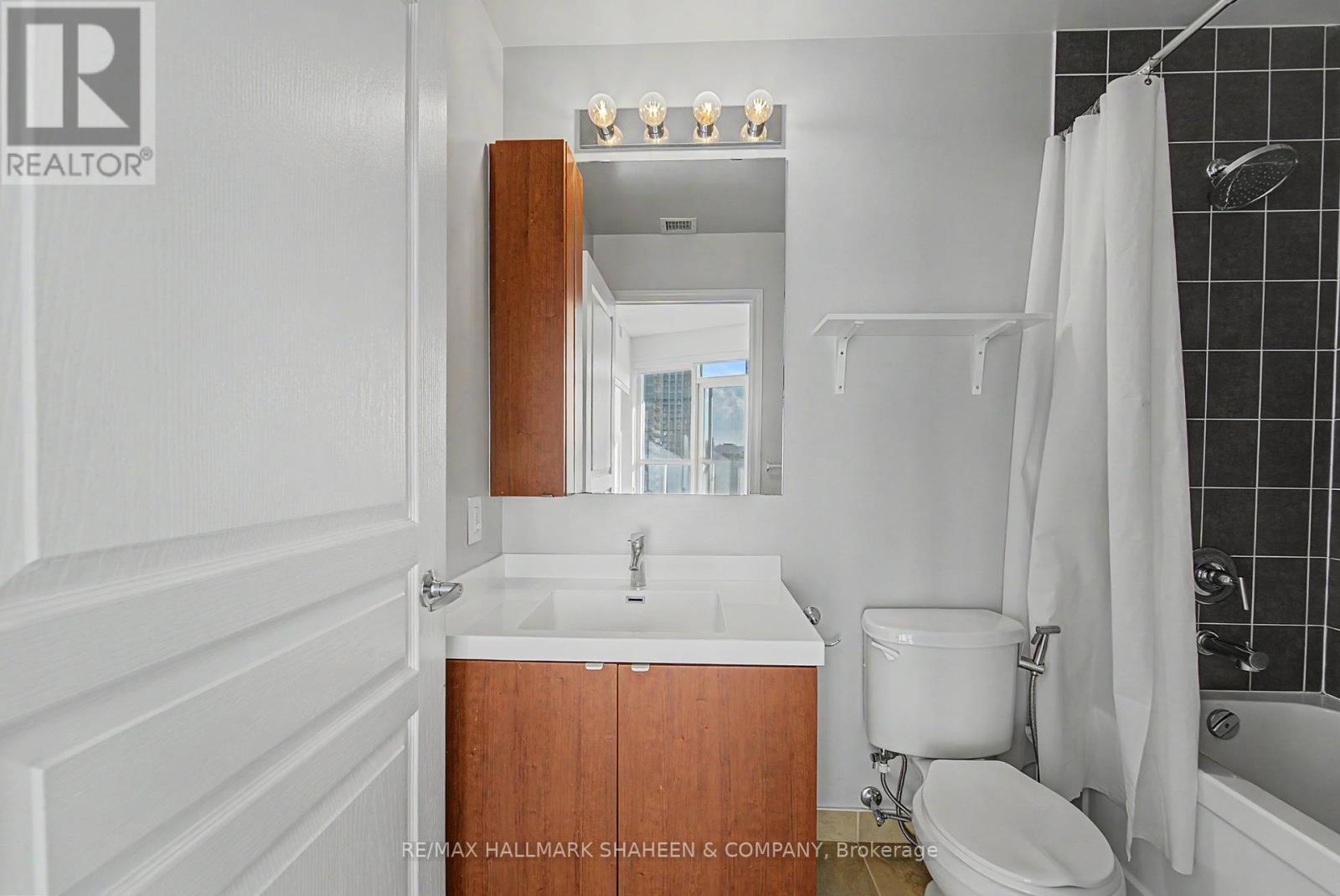 #1815 352 FRONT STREET W - 27