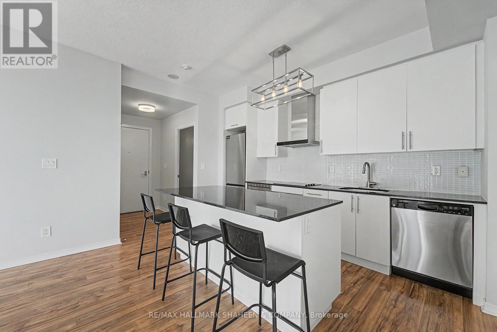 #1815 352 FRONT STREET W - 7