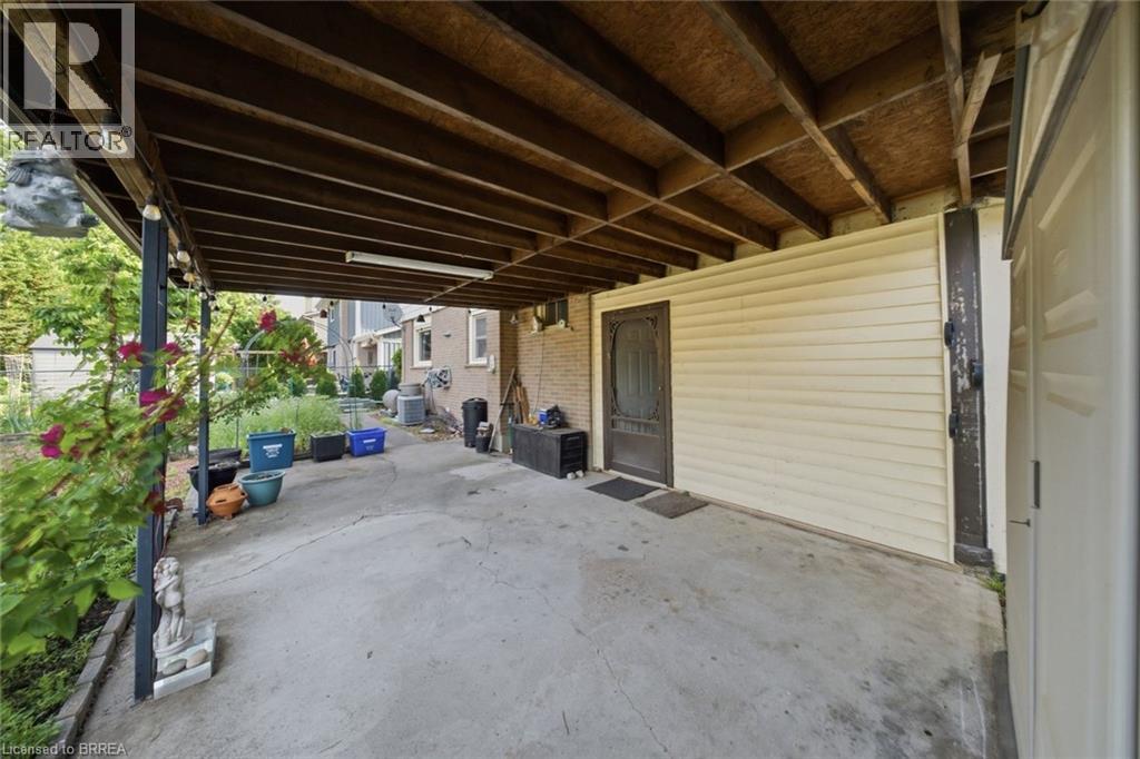 106 MEMORIAL Drive - 26