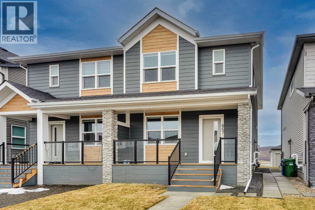 667 Wolf Willow Boulevard SE - 3