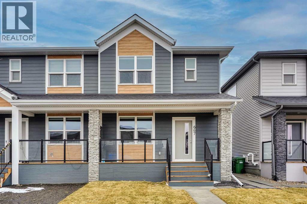 667 Wolf Willow Boulevard SE - 2