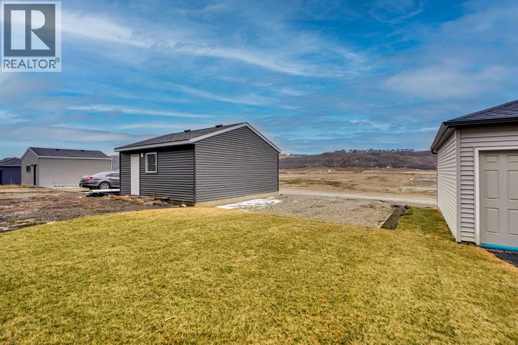 667 Wolf Willow Boulevard SE - 47