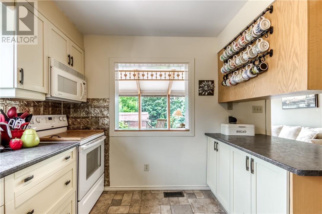 1025 Arthur Street - 11