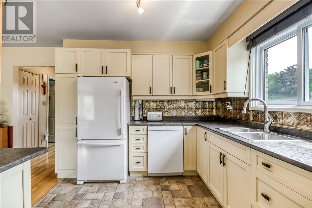 1025 Arthur Street - 12