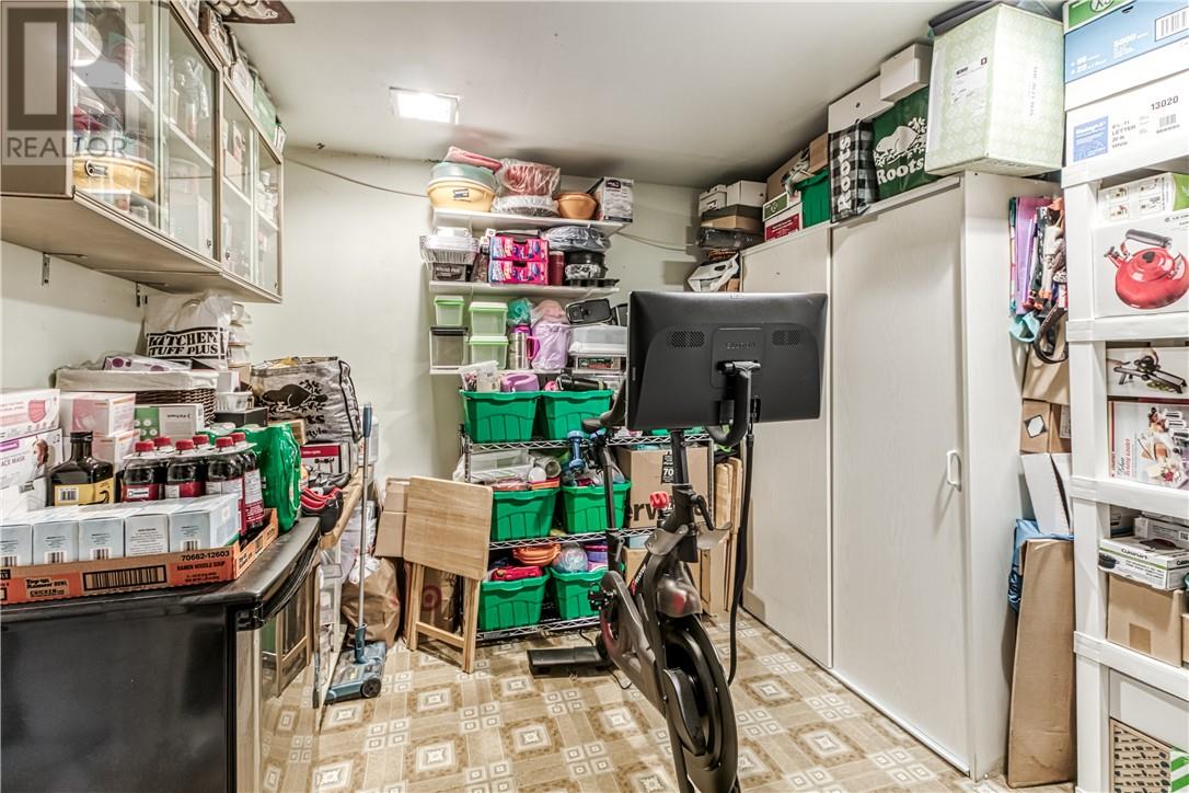 1025 Arthur Street - 33