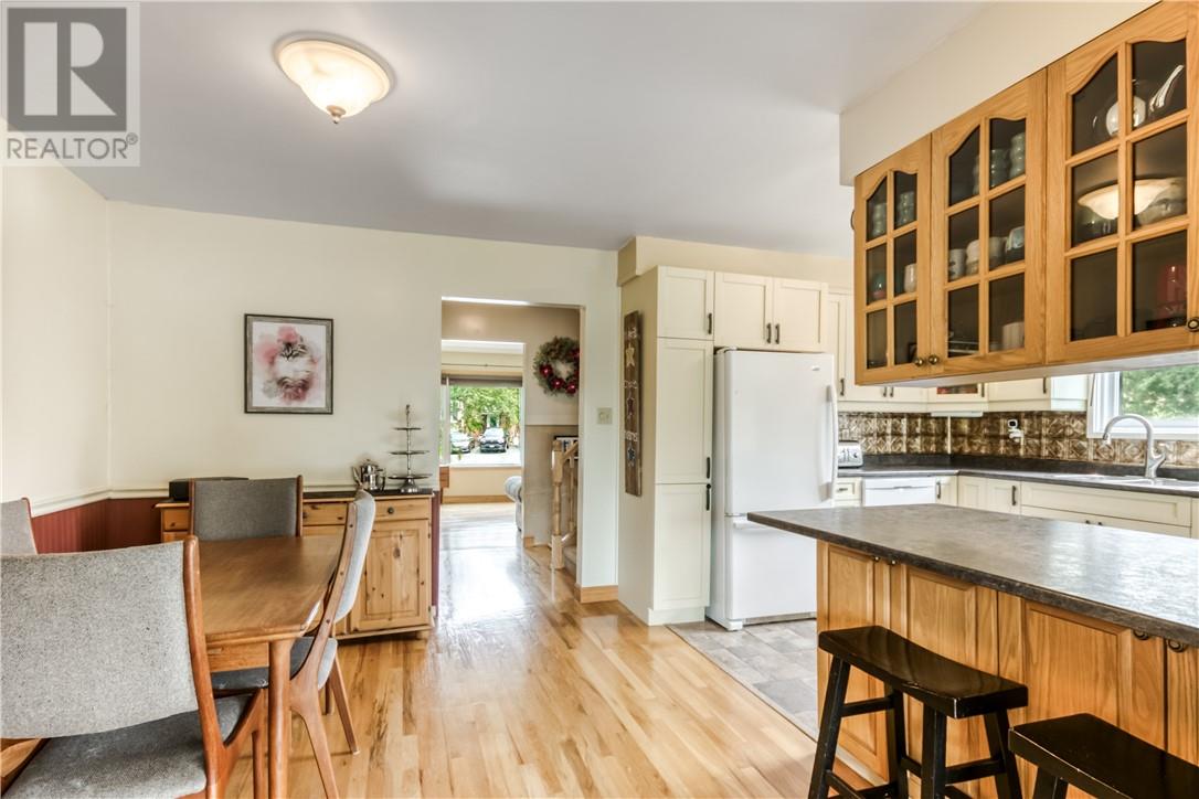 1025 Arthur Street - 8