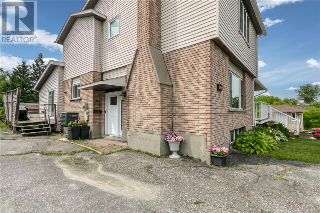 1025 Arthur Street - 5