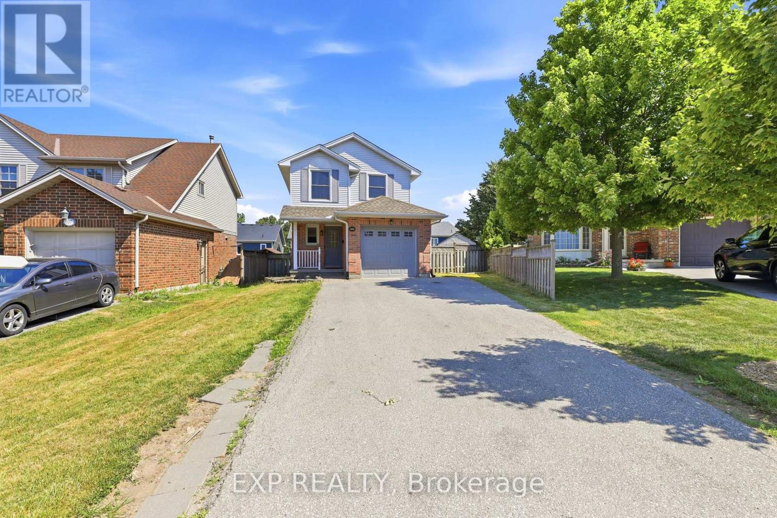 111 GERALD CRESCENT - 1