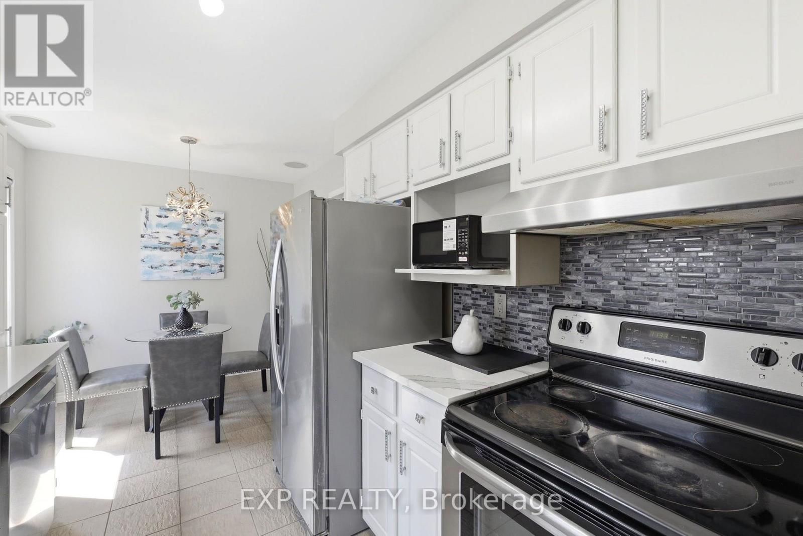 111 GERALD CRESCENT - 14